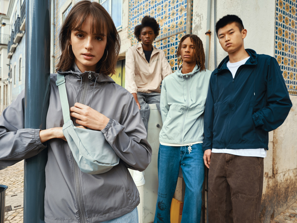 IQONIQ Logan gerecycled polyester lichtgewicht jas